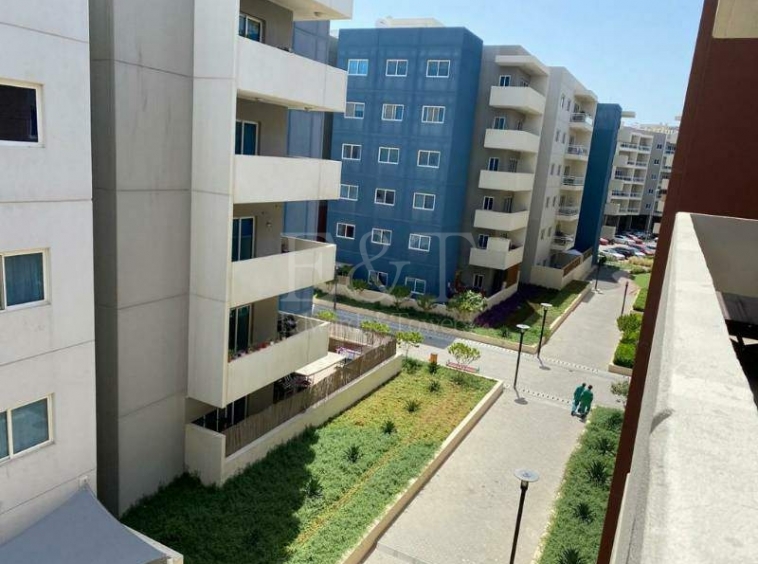 Closed kitchen| Near retail area |Basement parking