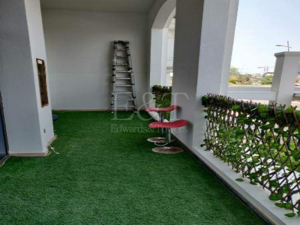 I Urgent sale!|Ready to move | Spacious terrace |