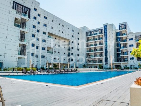 Nature Design I Good Location I Balcony