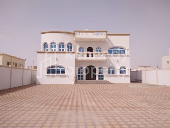 Huge Parking Area I Private Entrance I Maid Room I