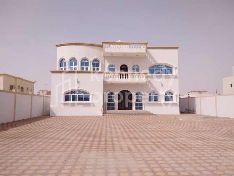 Huge Parking Area I Private Entrance I Maid Room I