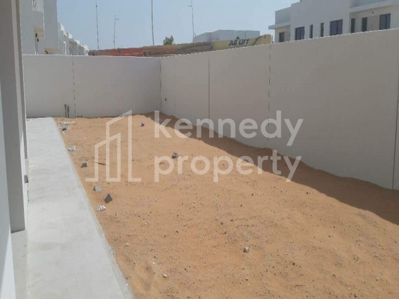 Nice Golf View | Single Row | Stand Alone