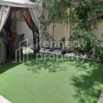 Upgraded | Landscape Green Garden| Veranda