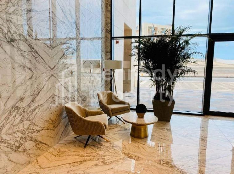 Community View I High Floor I Well Priced