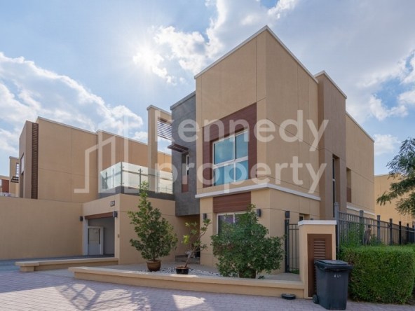 Corner Plot | Unique Detached | Modern Style