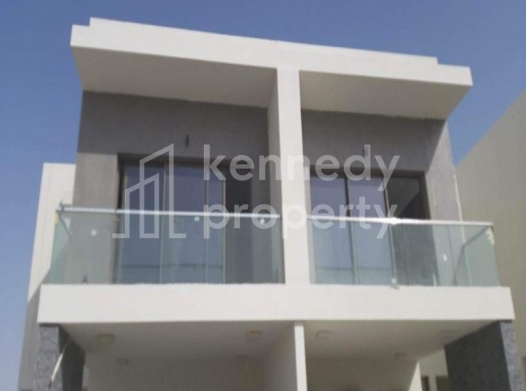 2 + Study Room | Single Row I Park on the Backside