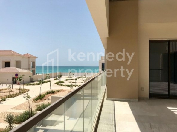 Partial Sea View I Large Layout I Terrace