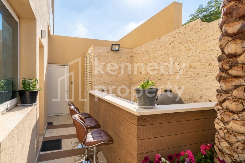 Single Row I Upgraded Interior I Prime Location