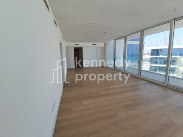 Well Priced | Beachfront | Fully Fitted Kitchen