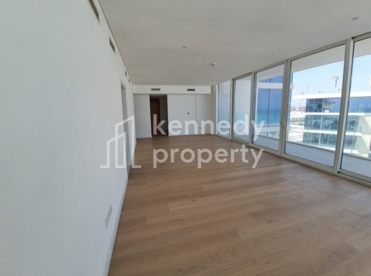 Well Priced | Beachfront | Fully Fitted Kitchen