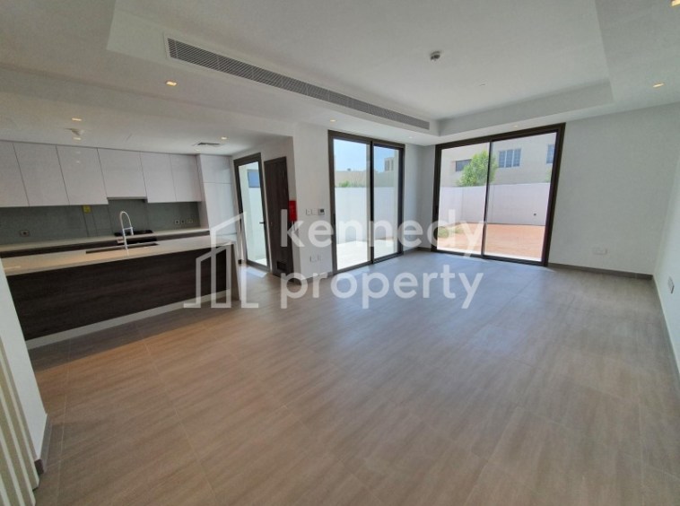 Single Row | Fitted Kitchen | Well Maintained