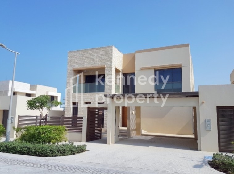 Spacious Beach Villa | Private Pool | Maids Room