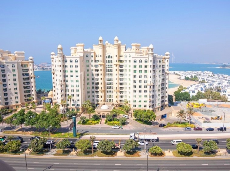 New to Market | Sea View | Exclusive |Beach Access