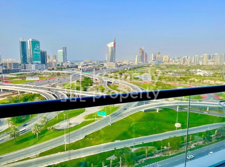 Amazing View | Spacious | Vacant on Transfer