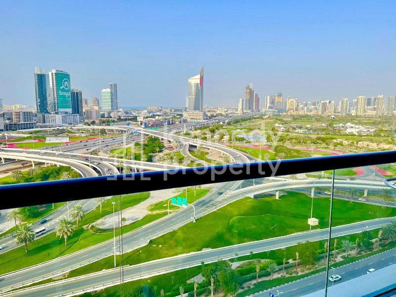 Amazing View | Spacious | Vacant on Transfer