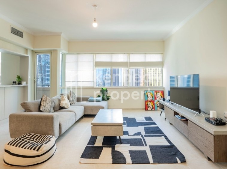 Ready to Move In | Marina View | Study Room