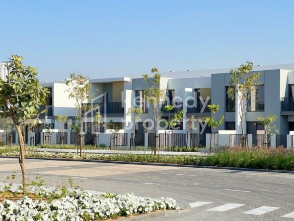 Corner Unit | Handover in June | Close to Park