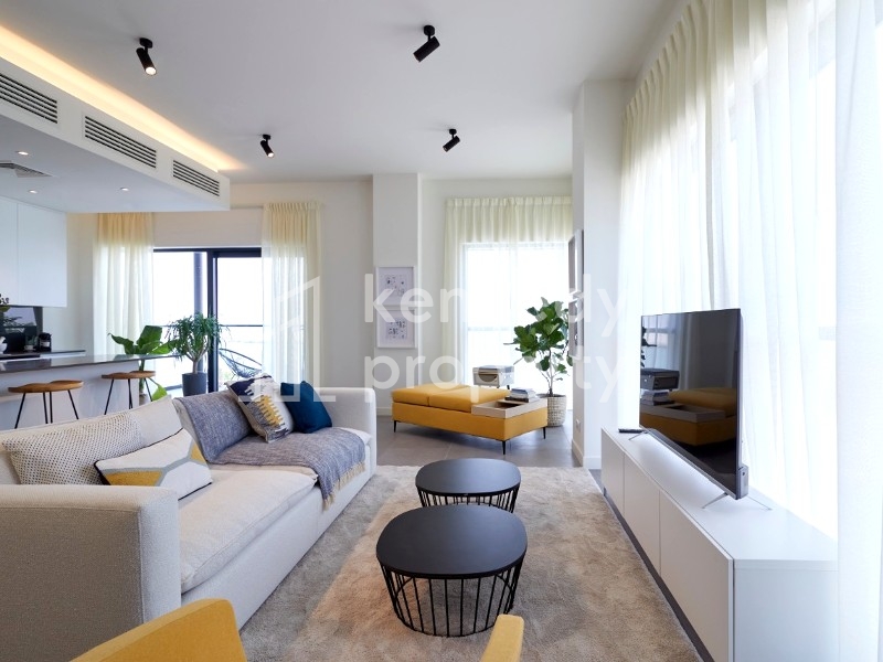 Plaza View | Genuine Resale | Beach Access