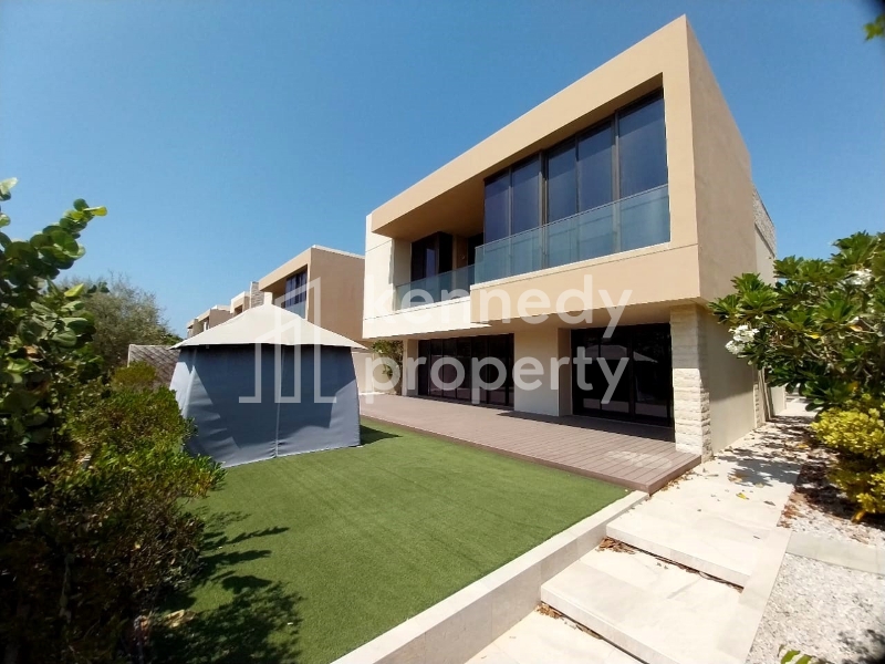 Ready to Move-in | Beach Access | Private Garden