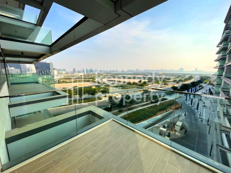 Genuine Resale I Stunning Sea View I Waterfront