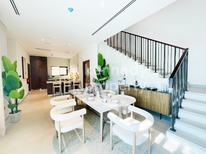 Single Row | Corner | Park View | 8