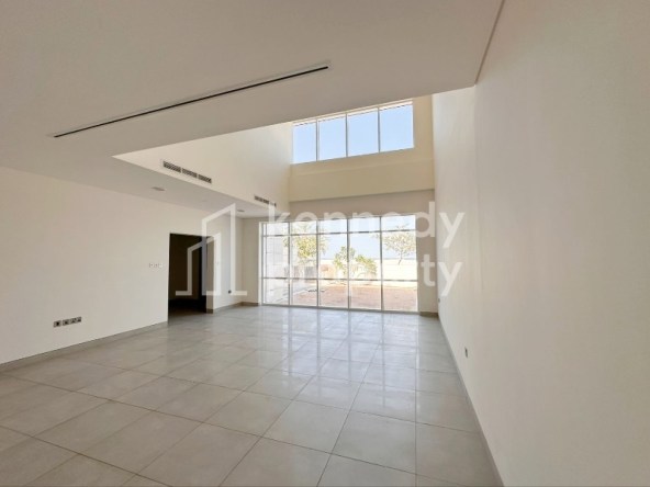 No Commission | Amazing Sea View | High Ceiling